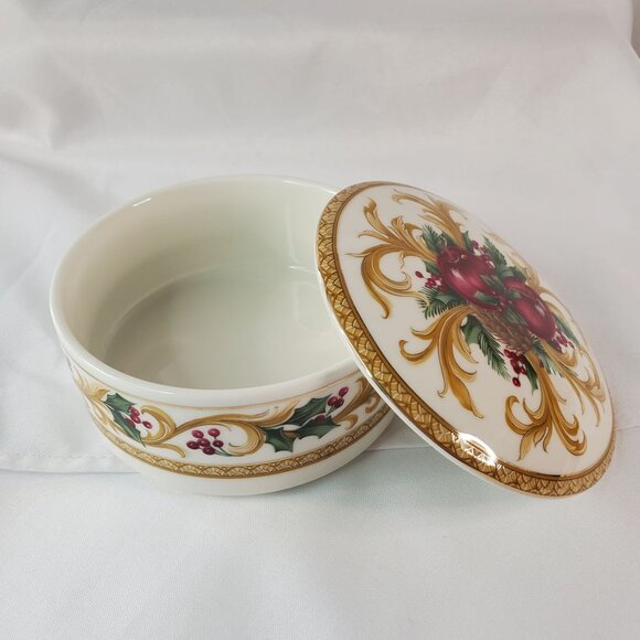 Mikasa "Holiday Orchard" Porcelain Christmas Trinket Box Holly Berries - Picture 5 of 15